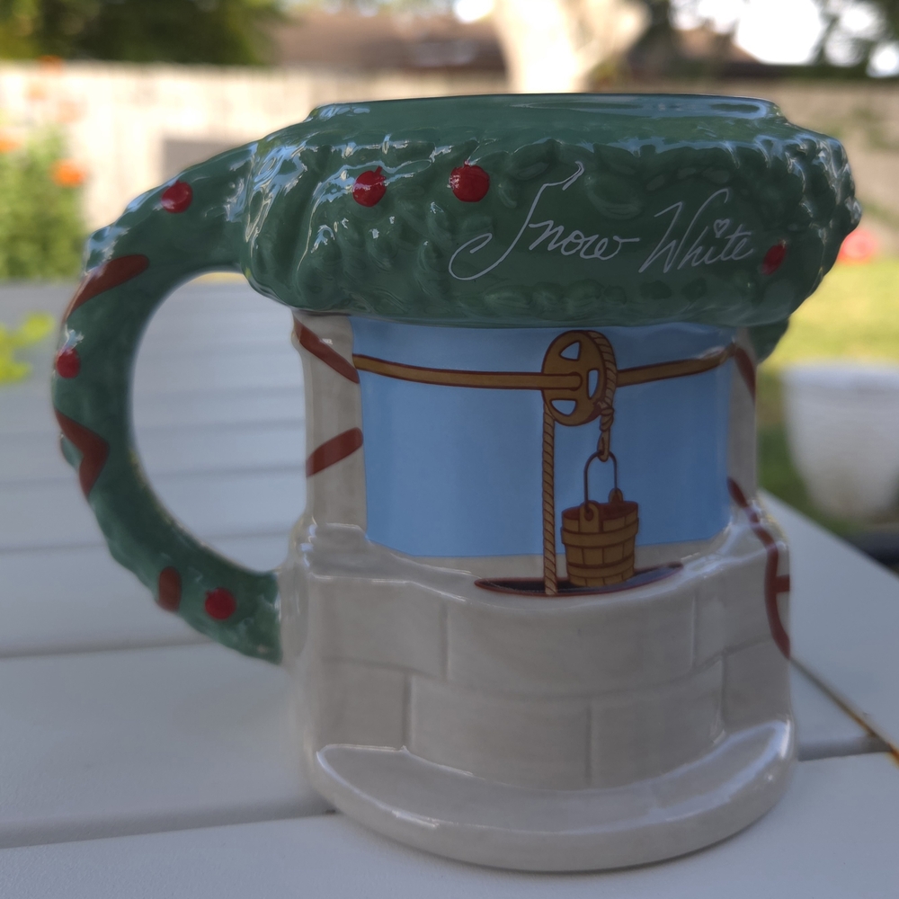Snowwhite wishing well coffee mug